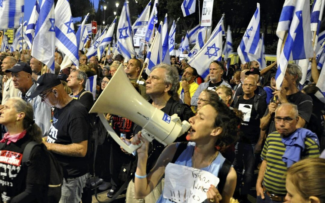 Jews protesting Netanyahu.